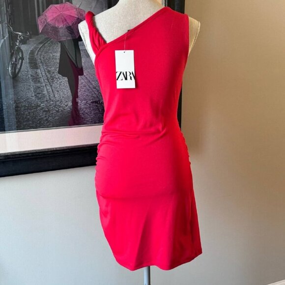 NWT! ZARA Asymmetrical Stretchy Little Red Dress - Size Large - Picture 8 of 8